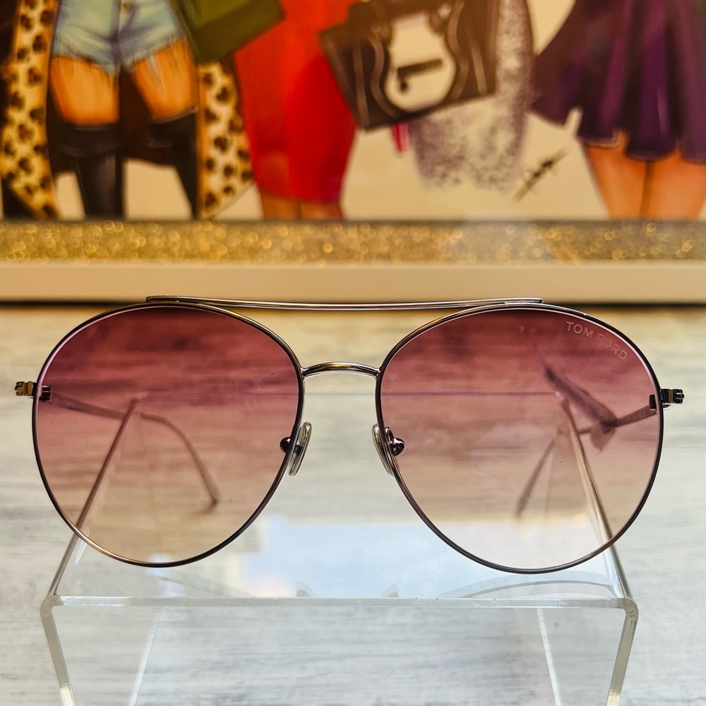 SOLD✨🤍FINAL SALE💫Tom Ford
Women's Cleo 59mm Sunglasses - Picture 5 of 16